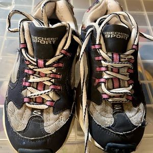 Sketchers girls sneakers size 1